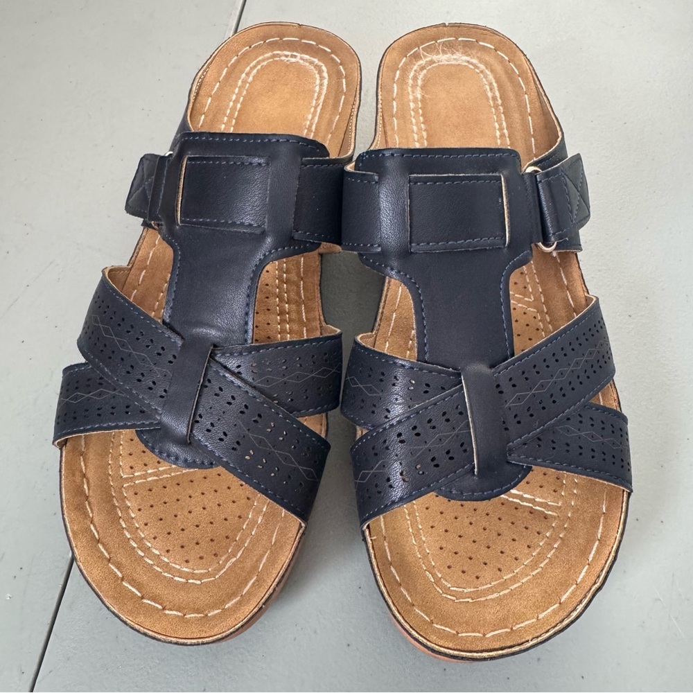 Lostisy Dark Blue Slide on Wide Sandals Open Toe Lightweight Women’s size 37 US6
